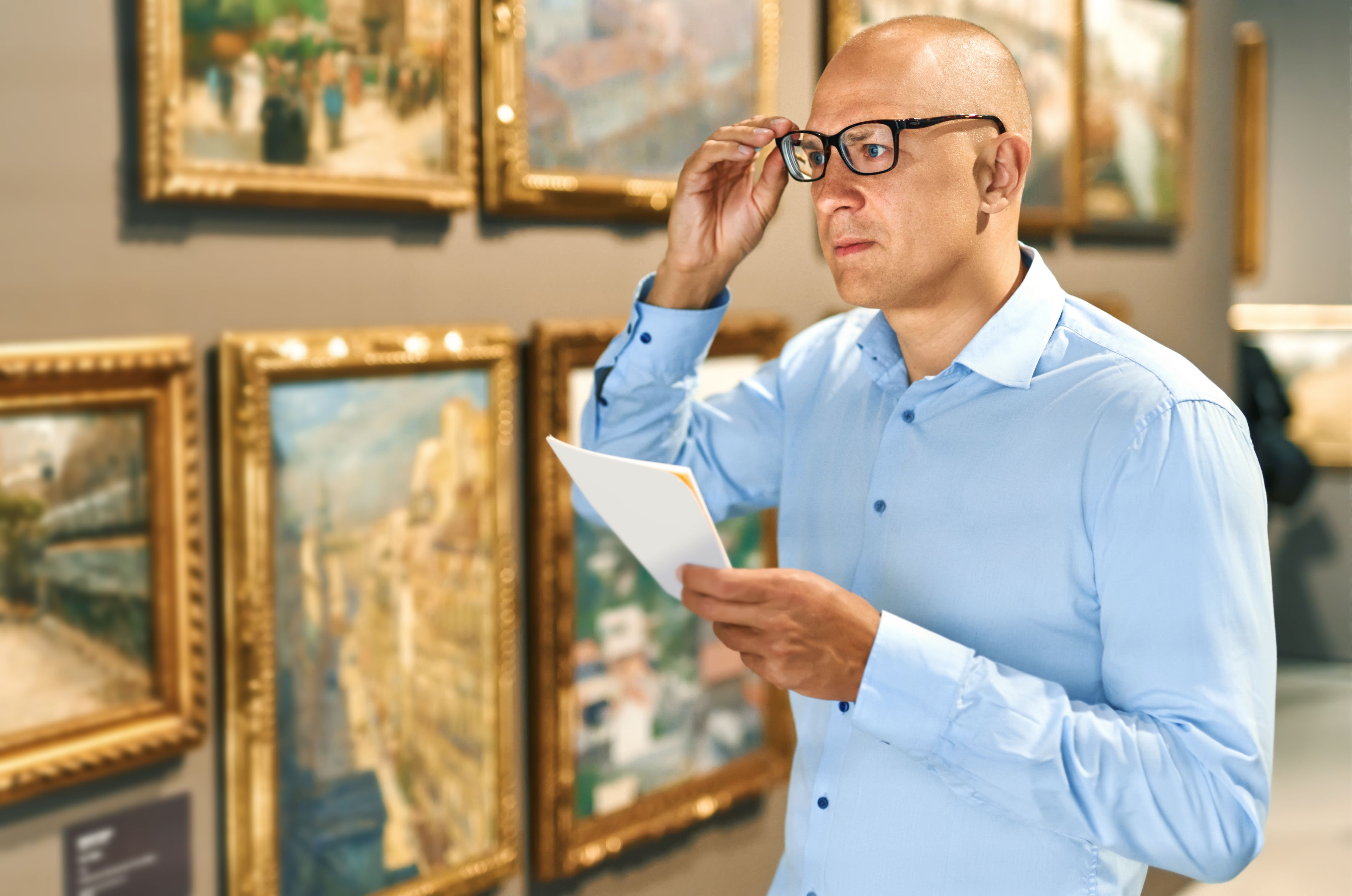 Participer au succès d'une exposition artistique avec le routage postal